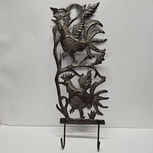 Vintage Metal Artwork Rooster Hanger Farmhouse Wall Decor Plaque